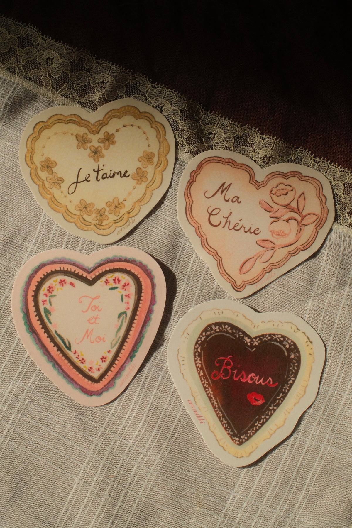"Toi et Moi" Lace Heart Sticker